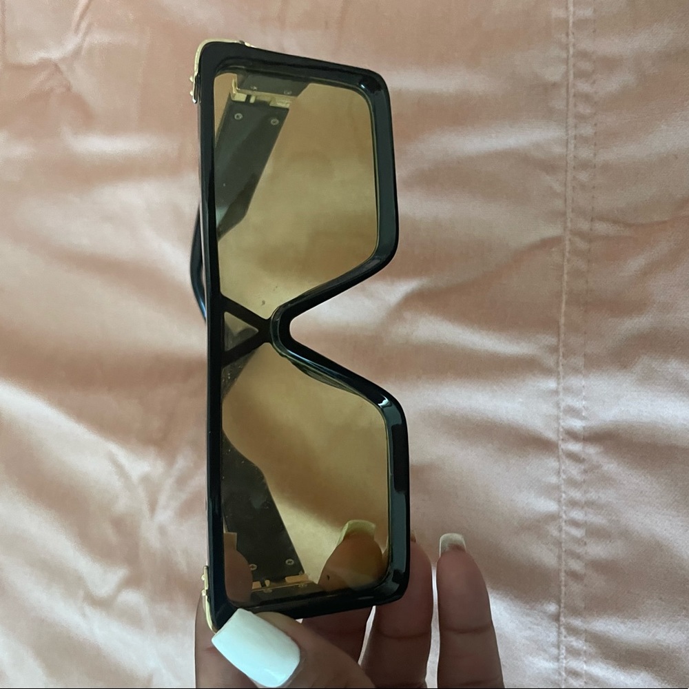 Sun glasses